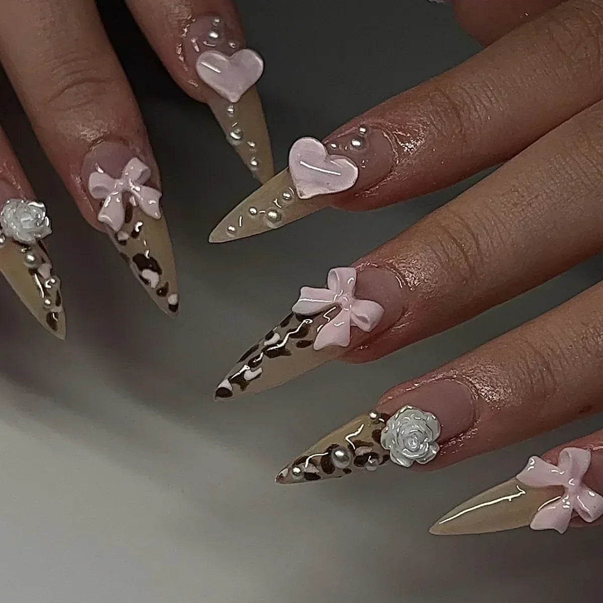 Cat Eye Bowknot Round Fake Nails Art Long Pointed False Nails Rhinestone Pearl Rose Flower Simple Almond Press on Nails Manicure