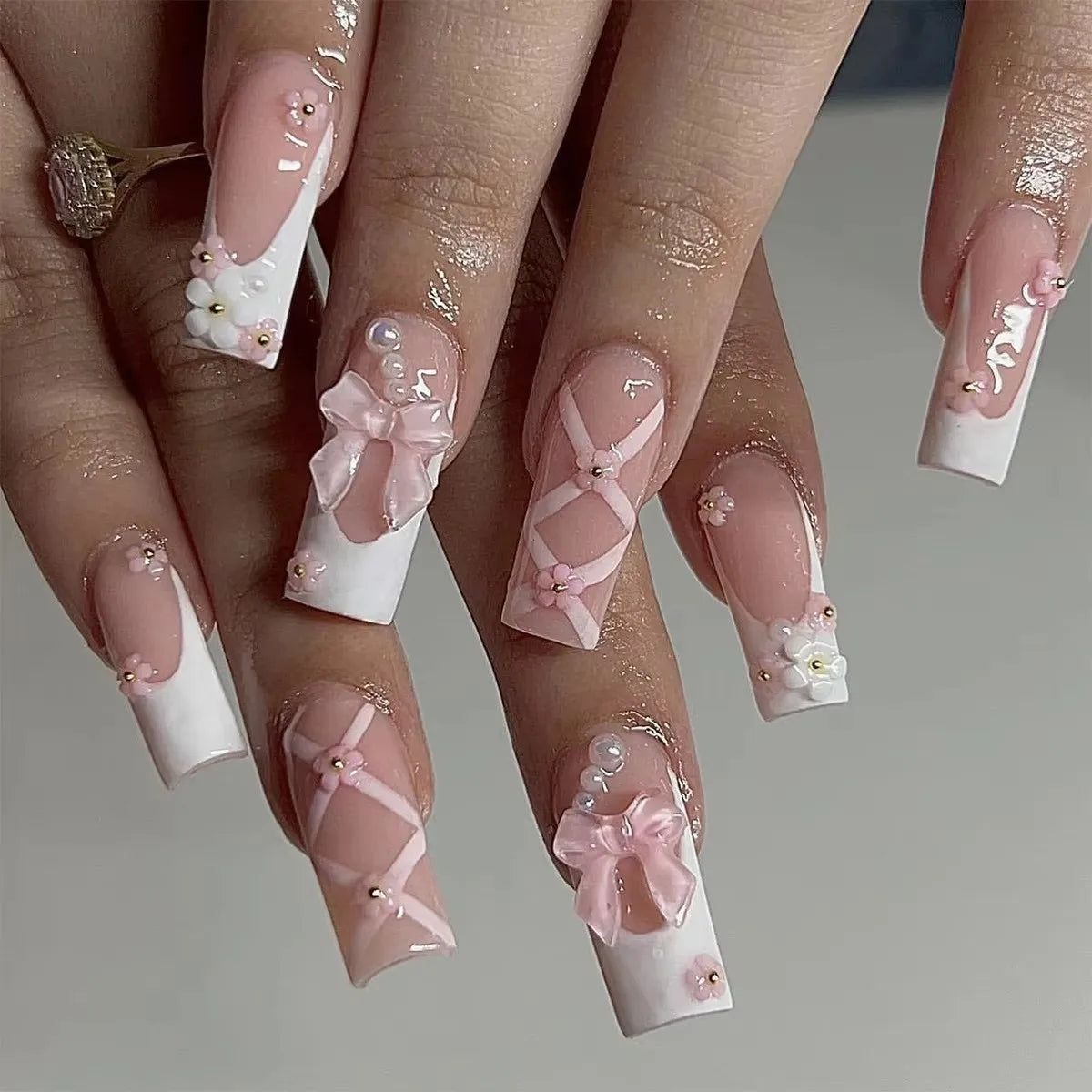 Cat Eye Bowknot Round Fake Nails Art Long Pointed False Nails Rhinestone Pearl Rose Flower Simple Almond Press on Nails Manicure