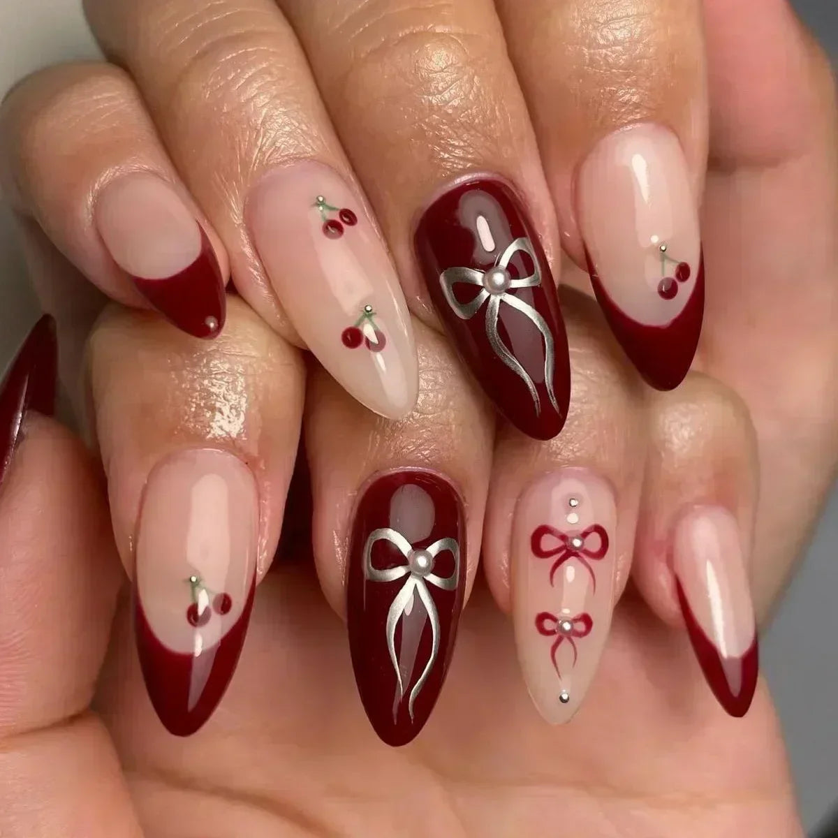 Cat Eye Bowknot Round Fake Nails Art Long Pointed False Nails Rhinestone Pearl Rose Flower Simple Almond Press on Nails Manicure