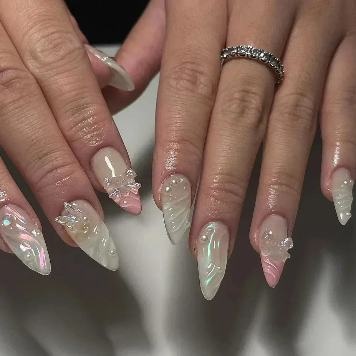 Cat Eye Bowknot Round Fake Nails Art Long Pointed False Nails Rhinestone Pearl Rose Flower Simple Almond Press on Nails Manicure