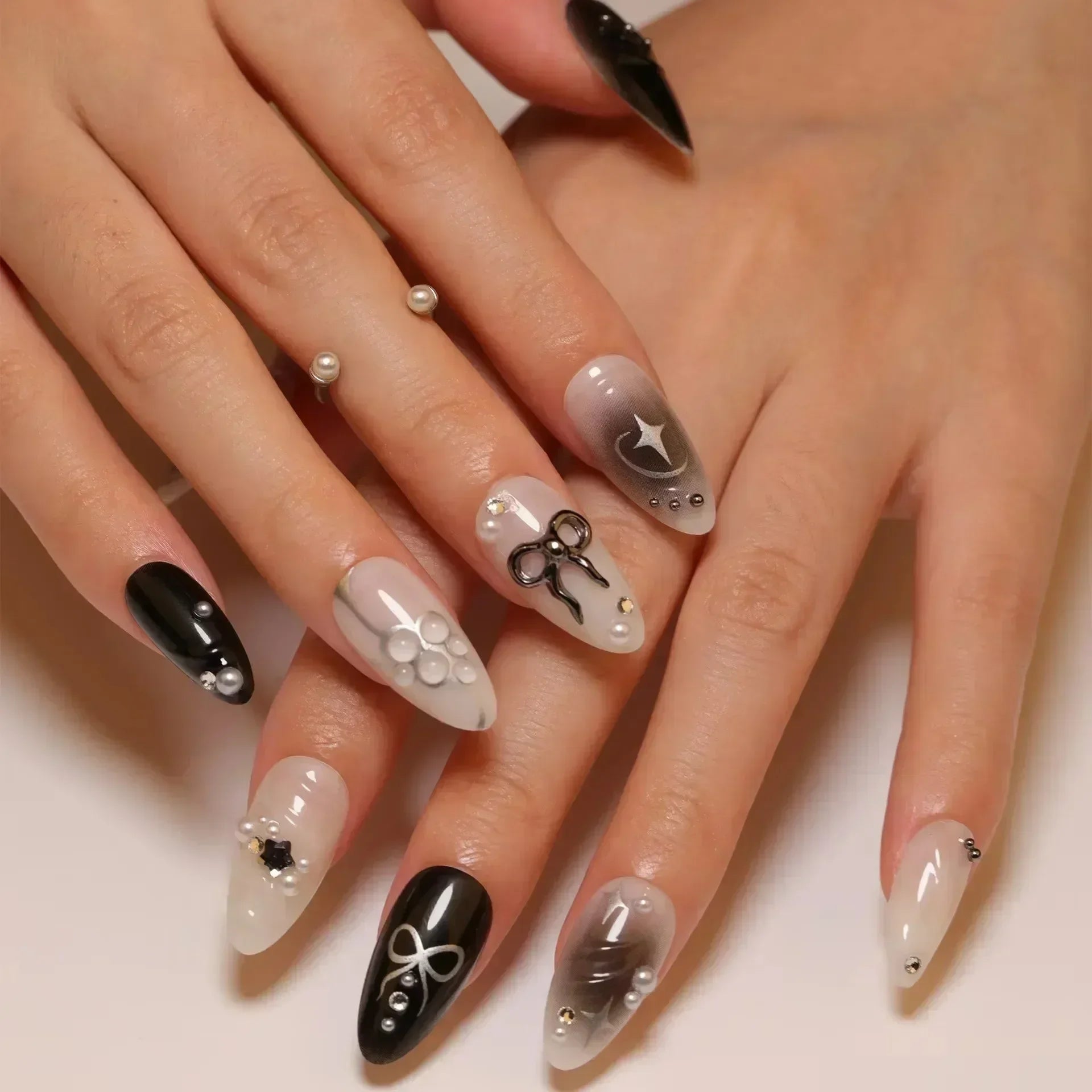 Cat Eye Bowknot Round Fake Nails Art Long Pointed False Nails Rhinestone Pearl Rose Flower Simple Almond Press on Nails Manicure