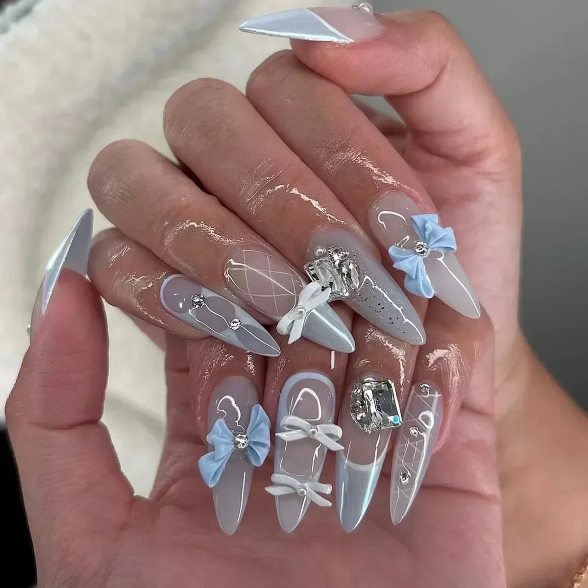 Cat Eye Bowknot Round Fake Nails Art Long Pointed False Nails Rhinestone Pearl Rose Flower Simple Almond Press on Nails Manicure